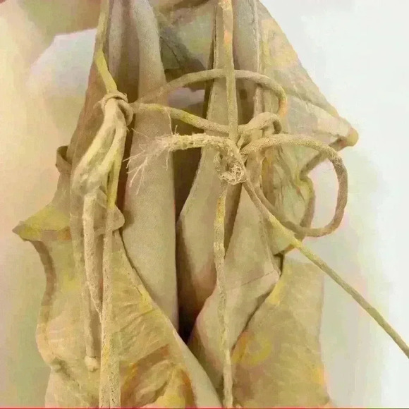 CLUB MONACO Silk cami top,spaghetti straps ruffles. Size XS. - Picture 6 of 6